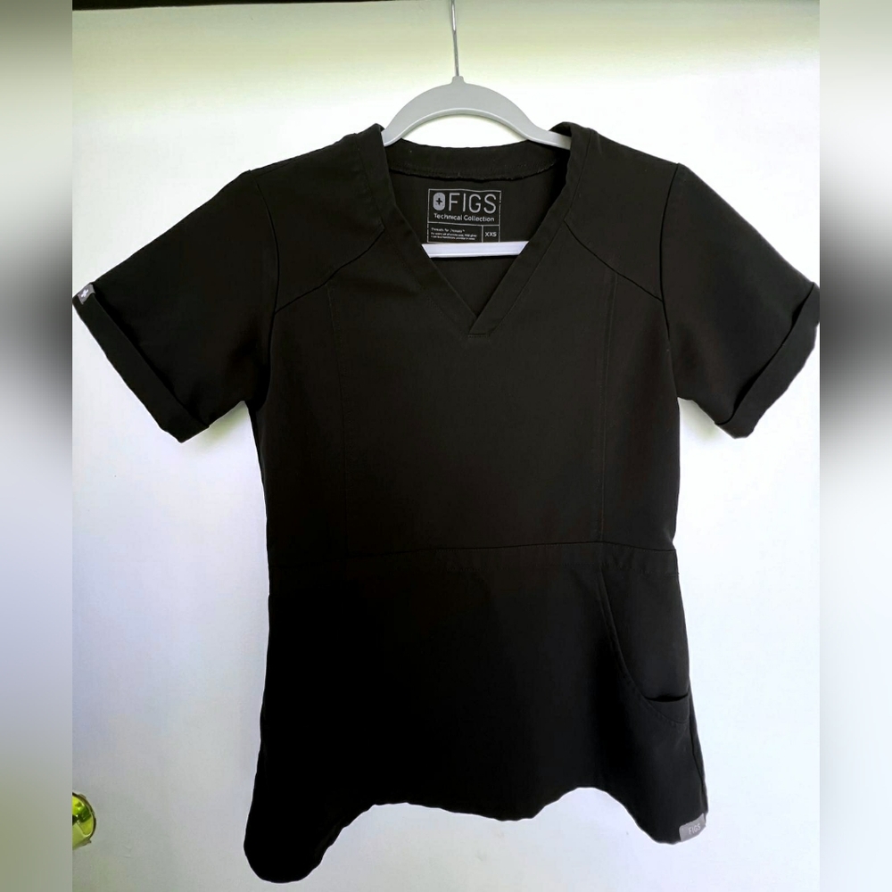 Figs Scrub Top black for women